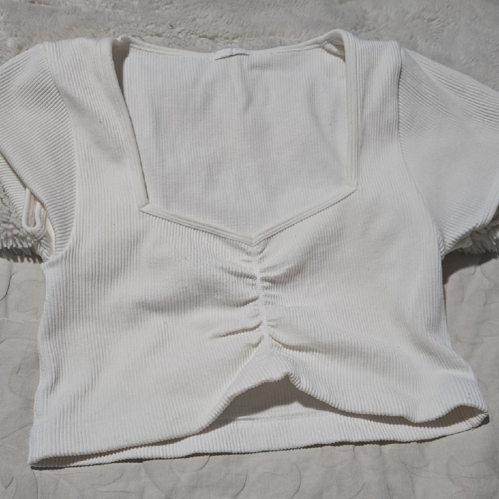 Elegant White Ribbed Women's Top